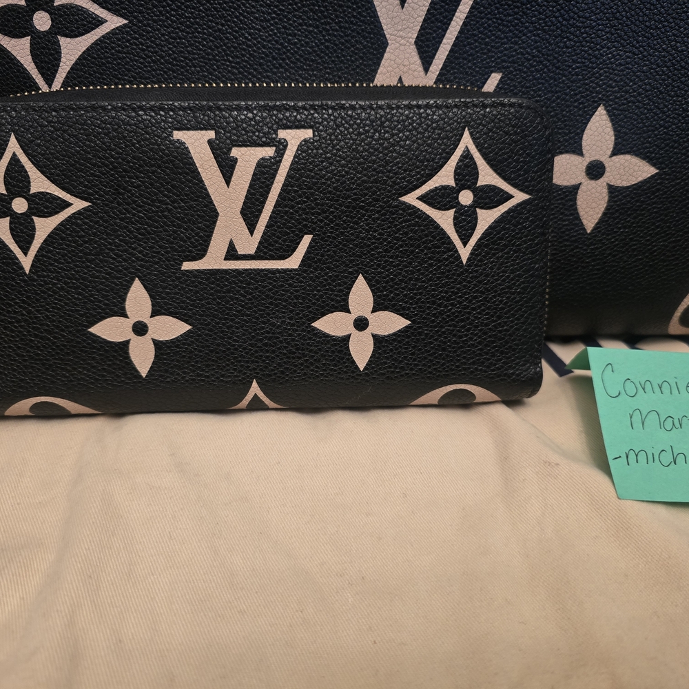 Louis Vuitton Black and White Women's Wallet